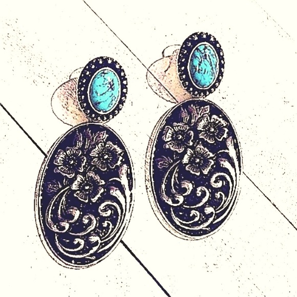 Jewelry - SILVER CONCHO EARRINGS BIG OVAL STAMPED DESIGN TURQUOISE